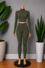 Load image into Gallery viewer, Lucky Label Jogger Set (2 Colors)
