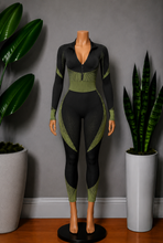 Load image into Gallery viewer, Three Piece Seamless Activewear Set - Green

