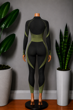 Load image into Gallery viewer, Three Piece Seamless Activewear Set - Green
