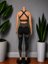 Load image into Gallery viewer, Three Piece Seamless Active Set - Mocha
