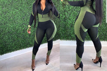 Load image into Gallery viewer, Two-Piece Seamless Activewear Set - Green
